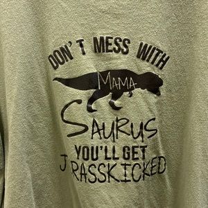 Light olive green graphic T size 0 XL